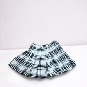 Black and white plaid skirt